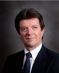 Texas CAEE alumnus Roberto León