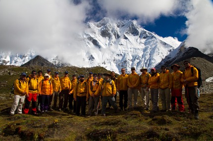 team-in-orange